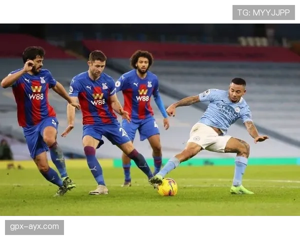 利兹联迅猛反击奏效，赛季状态回暖强势崛起