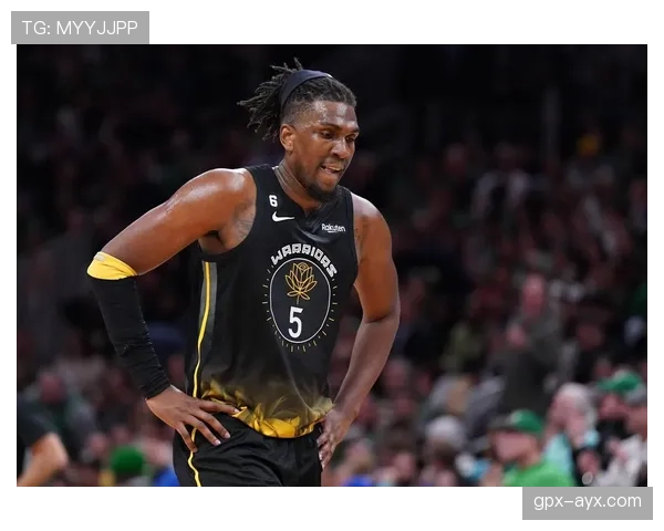 维金斯突破制造防守错位 助勇士拉开关键分差